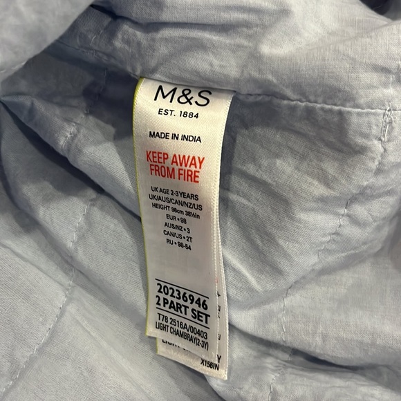 Mark & Spencer girls dress with scalloped Peter-pan collar and smocking detail - Picture 5 of 5